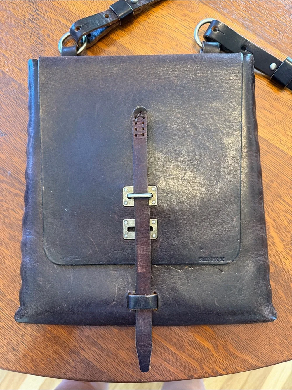 Billykirk Dark Brown Leather Messenger Bag - Classic Strap Closure